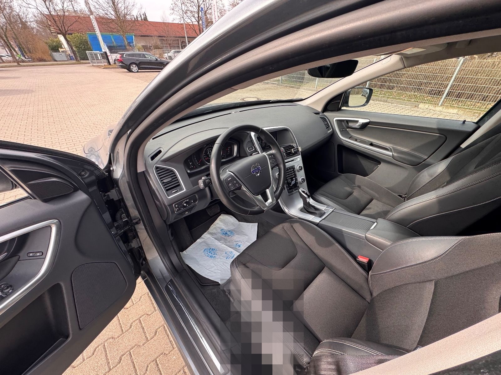 Volvo XC60 Momentum Leder Navi AWD Kamera foto 11