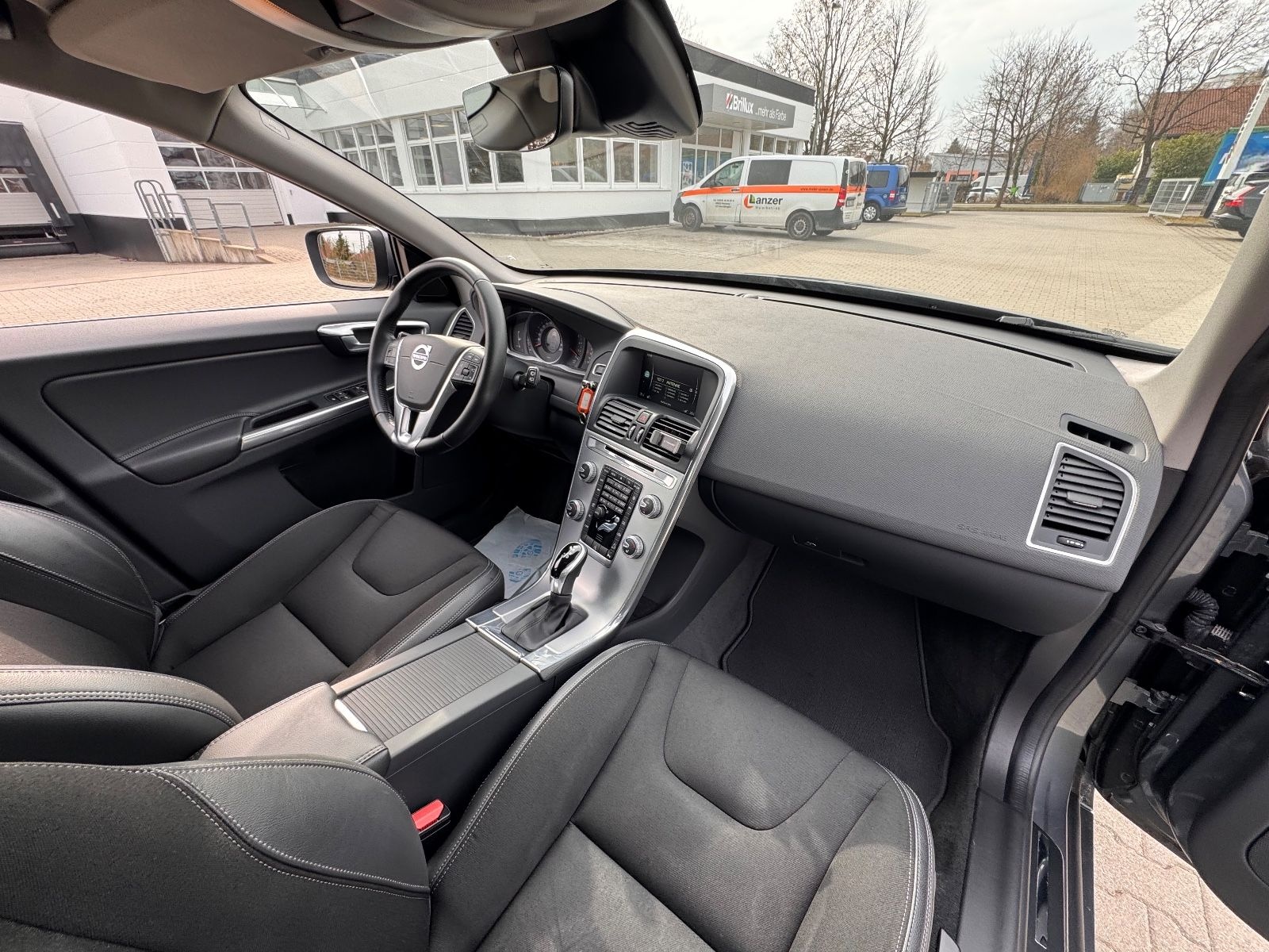 Volvo XC60 Momentum Leder Navi AWD Kamera foto 15