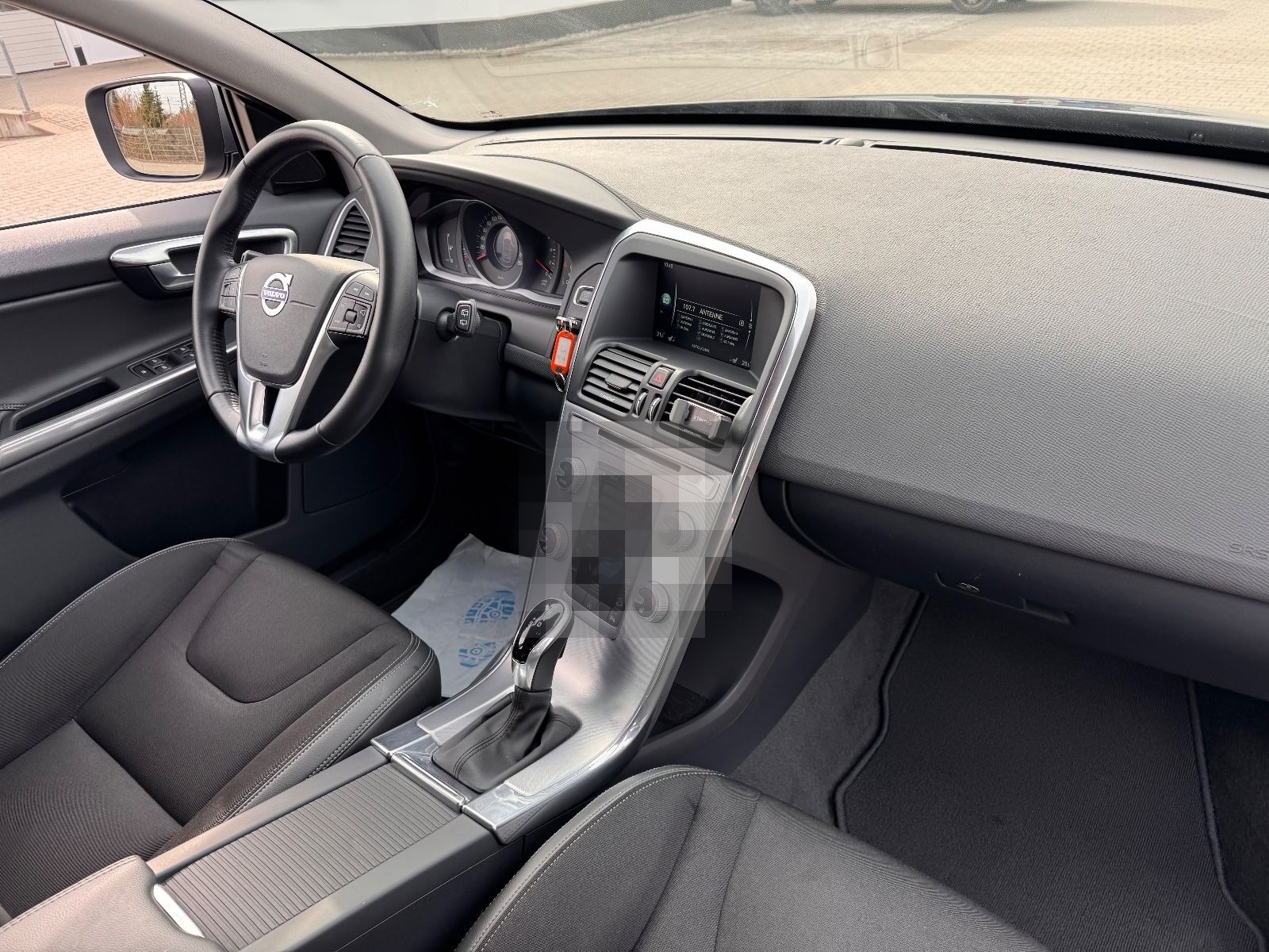 Volvo XC60 Momentum Leder Navi AWD Kamera foto 16