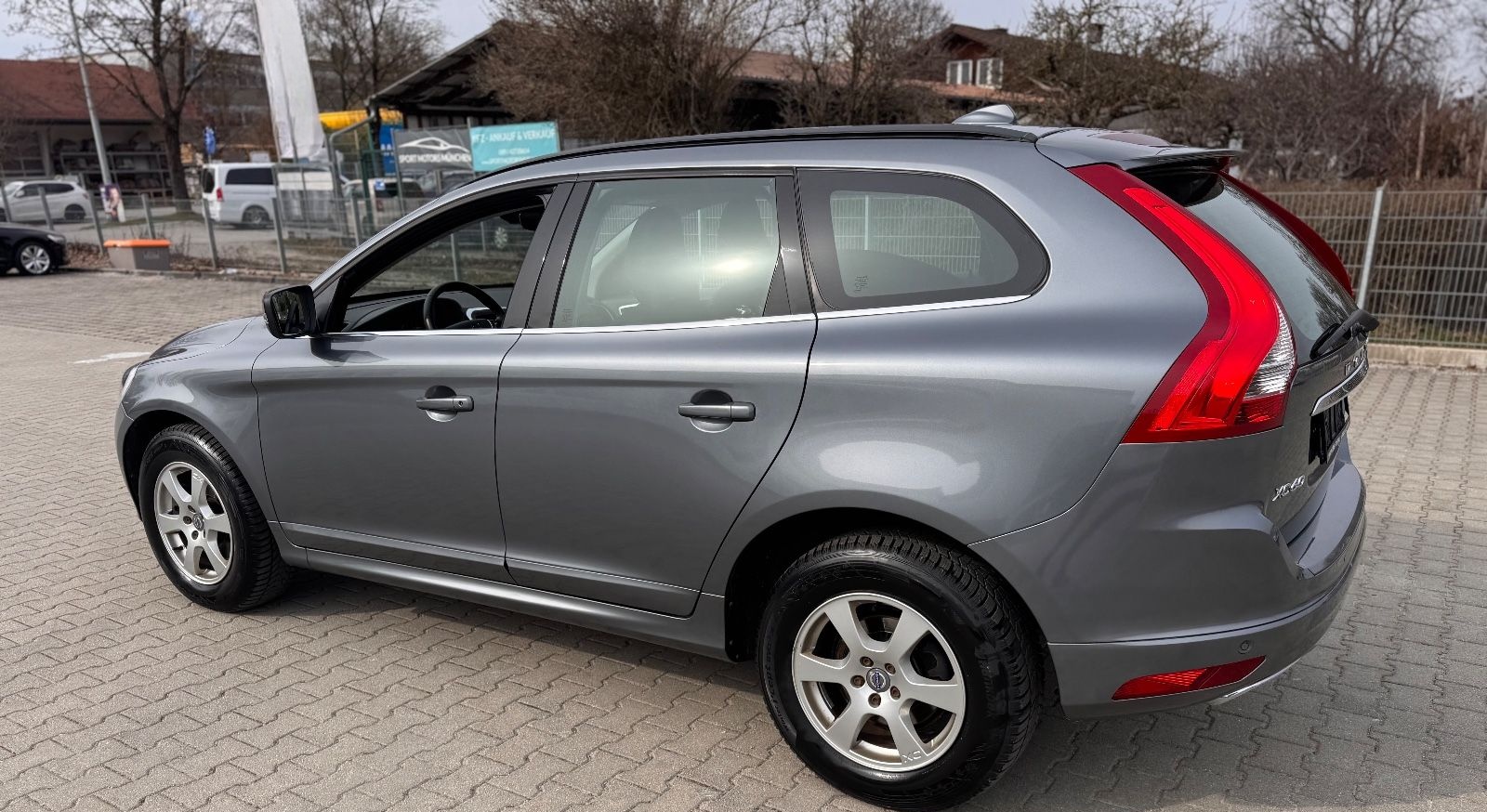 Volvo XC60 Momentum Leder Navi AWD Kamera foto 3