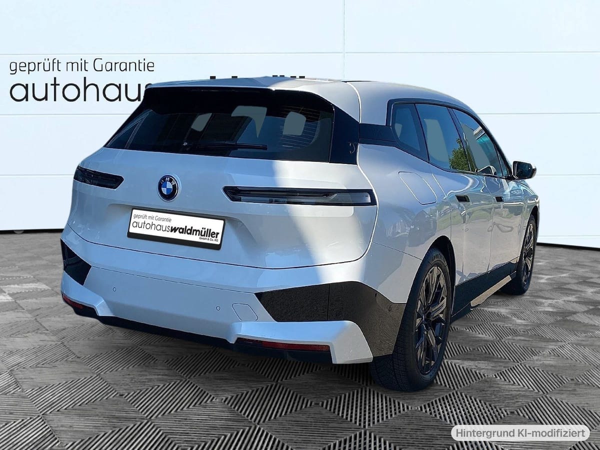 BMW iX xDrive40 Sportpaket foto 2