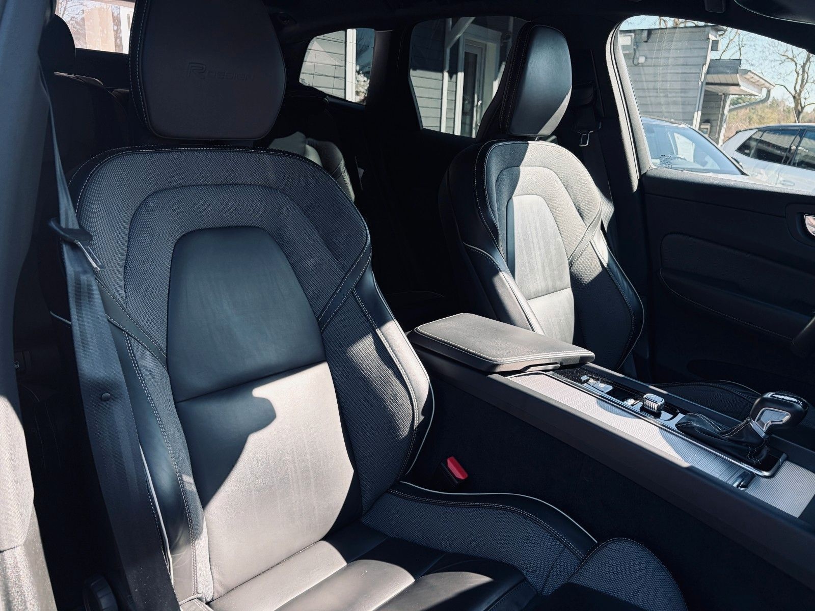 Volvo XC60 R Design+Leder+4xKamera+H&K+ACC+LED+Carplay foto 13