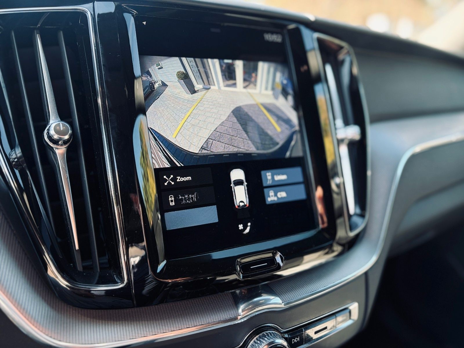 Volvo XC60 R Design+Leder+4xKamera+H&K+ACC+LED+Carplay foto 21