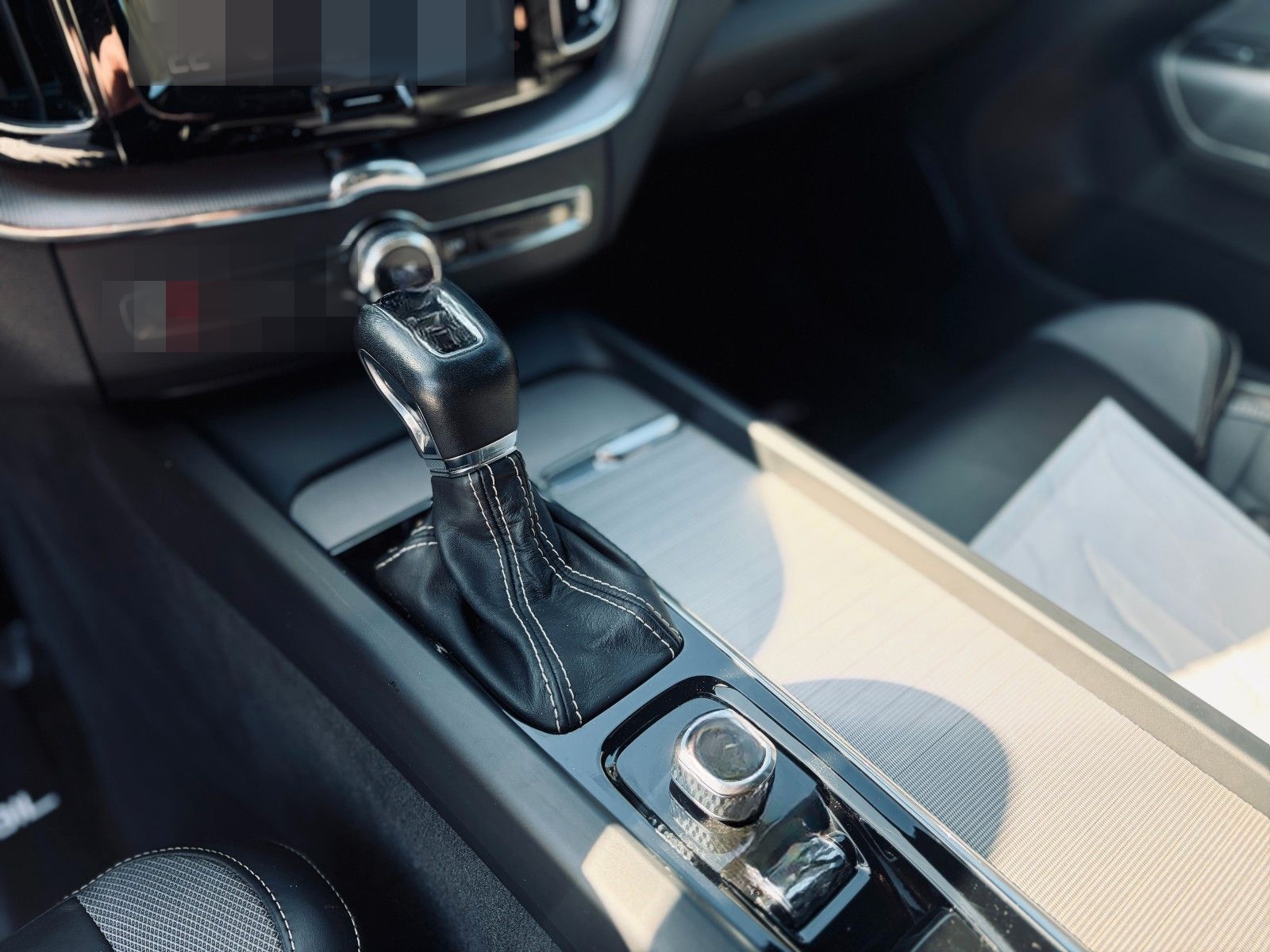 Volvo XC60 R Design+Leder+4xKamera+H&K+ACC+LED+Carplay foto 24