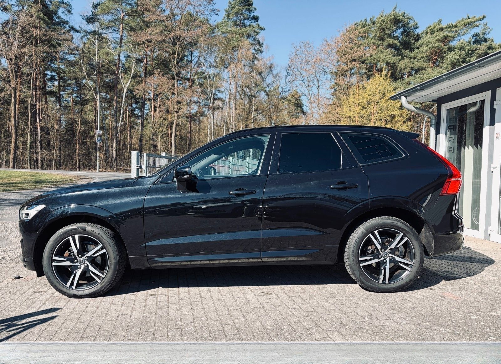 Volvo XC60 R Design+Leder+4xKamera+H&K+ACC+LED+Carplay foto 4