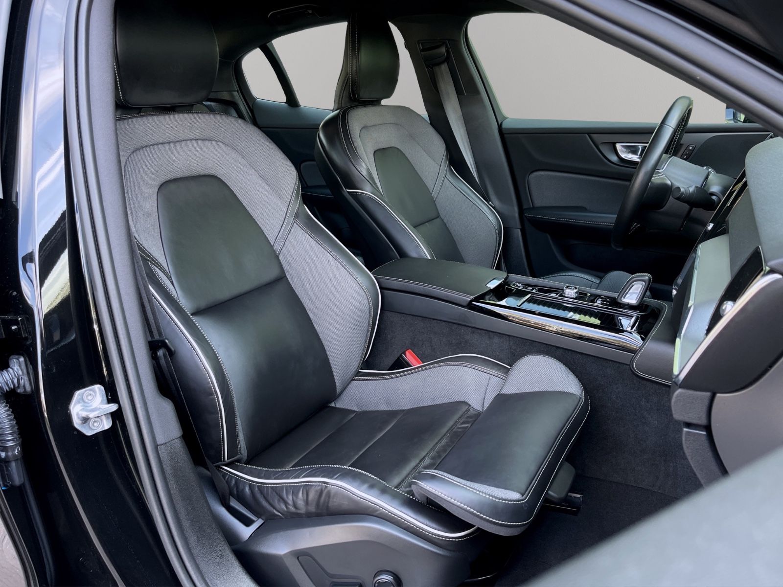 Volvo S60 R T8 RECHARGE PLUG-IN AWD 4x4 PILOT GARANTIE foto 22