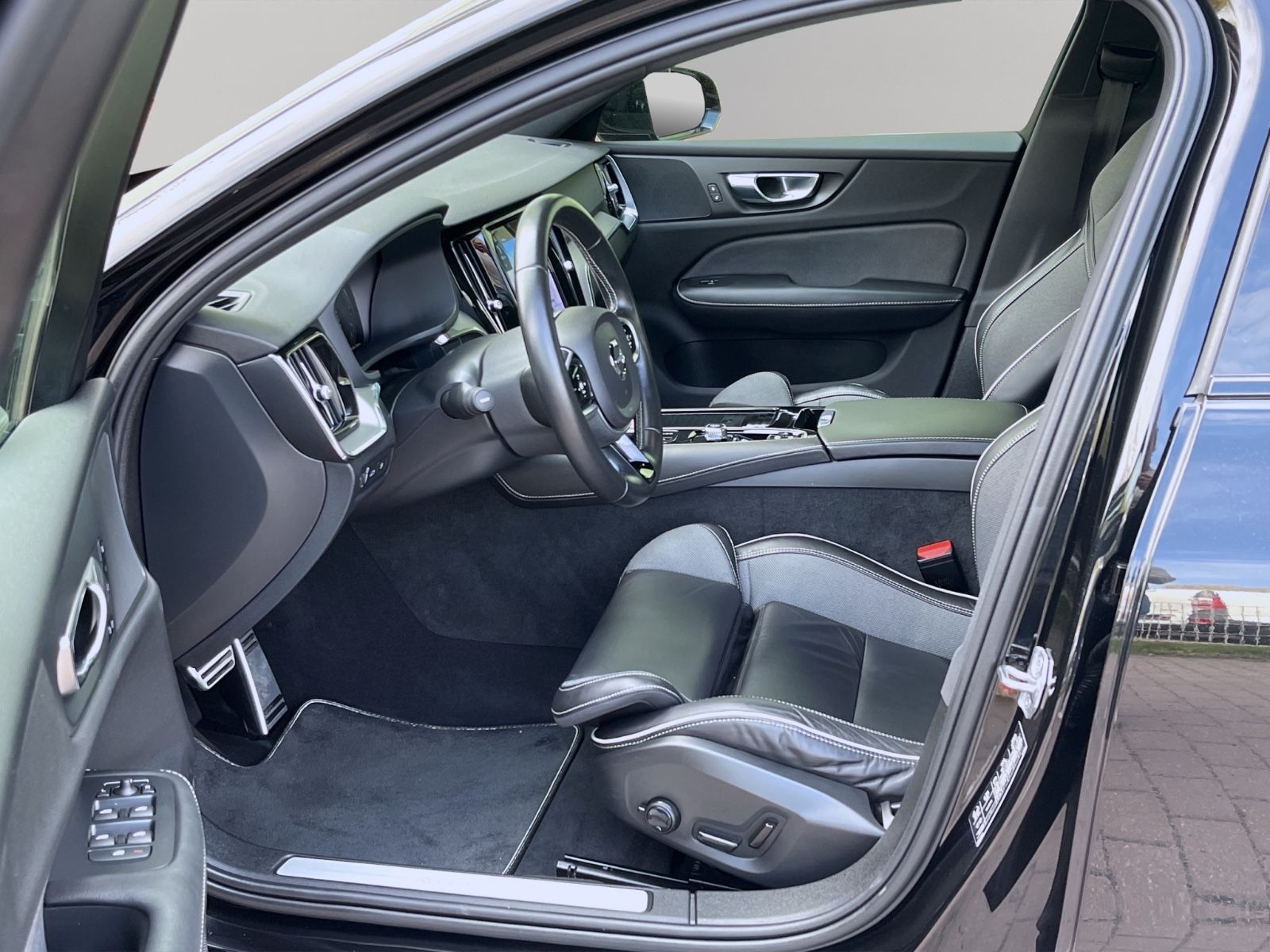 Volvo S60 R T8 RECHARGE PLUG-IN AWD 4x4 PILOT GARANTIE foto 9