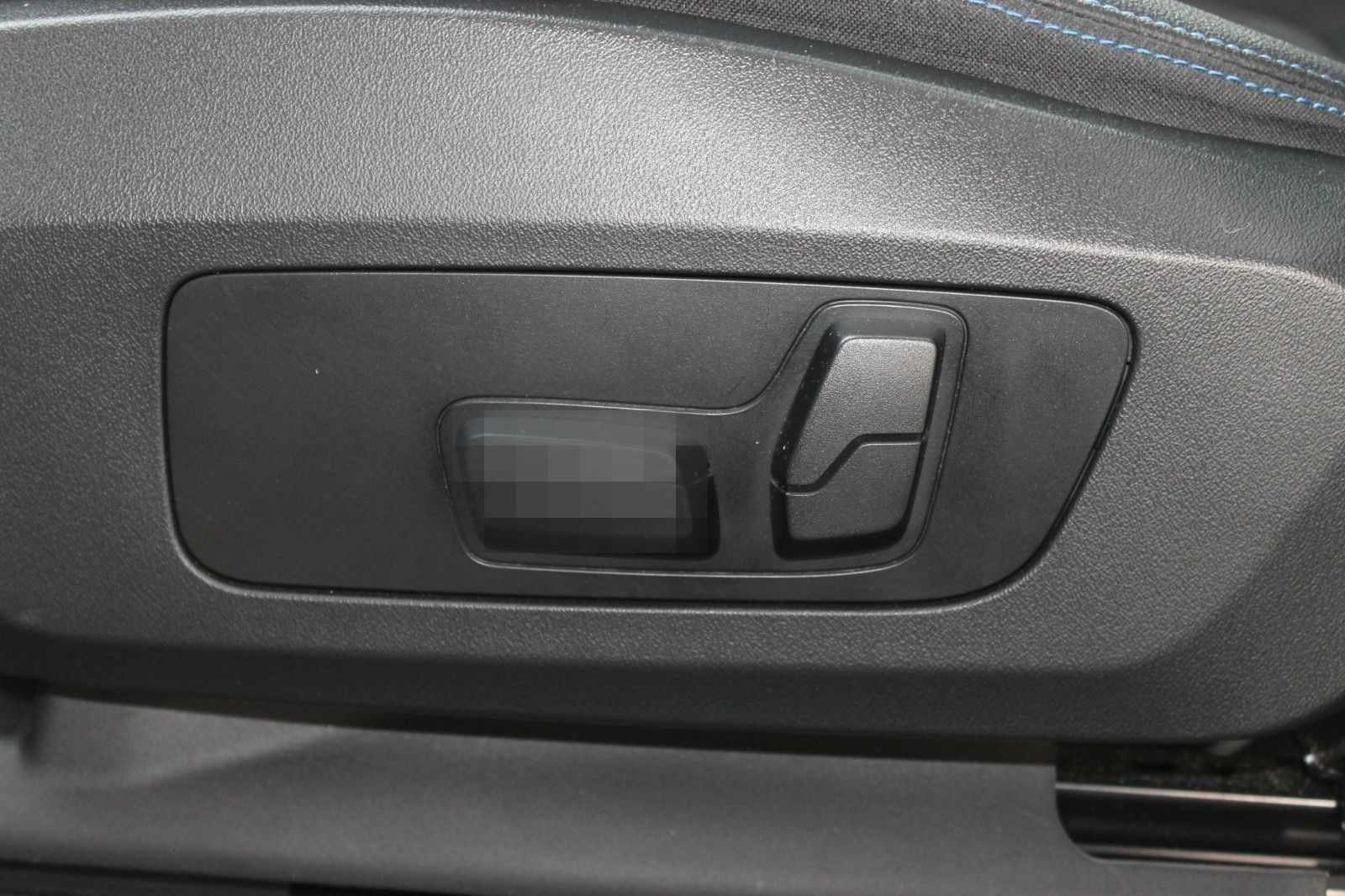 BMW X1 xDr. 23i M-Sport, NAVI, HUD, ad LED, ACC, H/K foto 17