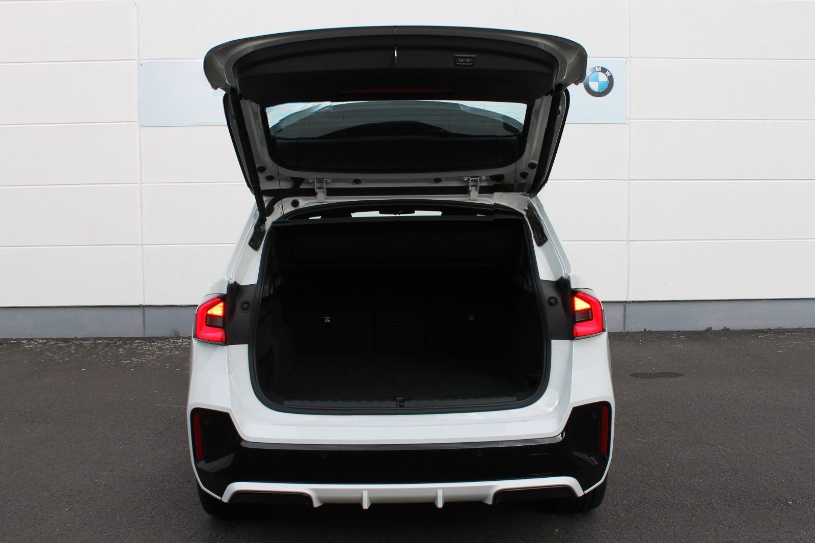 BMW X1 xDr. 23i M-Sport, NAVI, HUD, ad LED, ACC, H/K foto 8