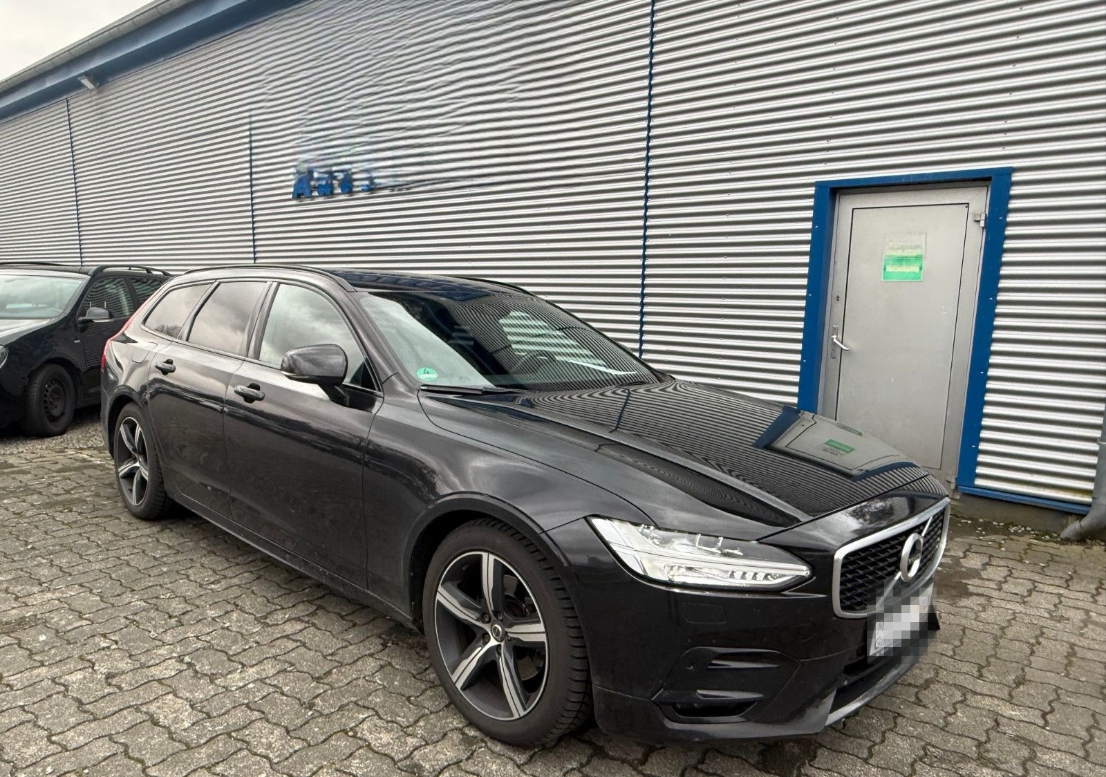 Volvo V90 Kombi 2,0 D R Design AWD, Kamera, ACC foto 2