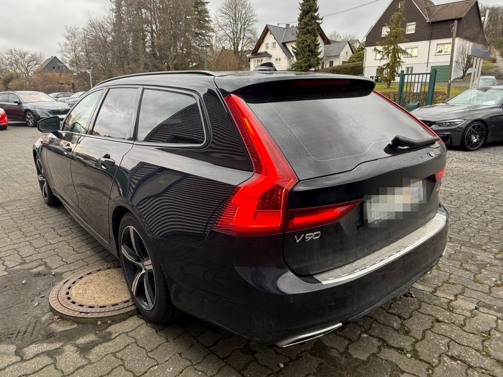 Volvo V90 Kombi 2,0 D R Design AWD, Kamera, ACC foto 3
