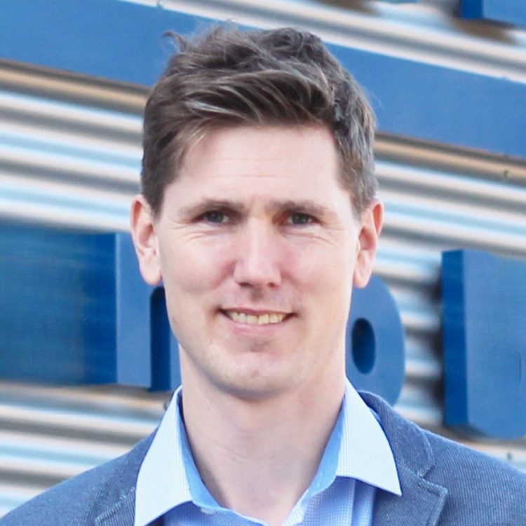 Volvo V90 Kombi 2,0 D R Design AWD, Kamera, ACC foto 7