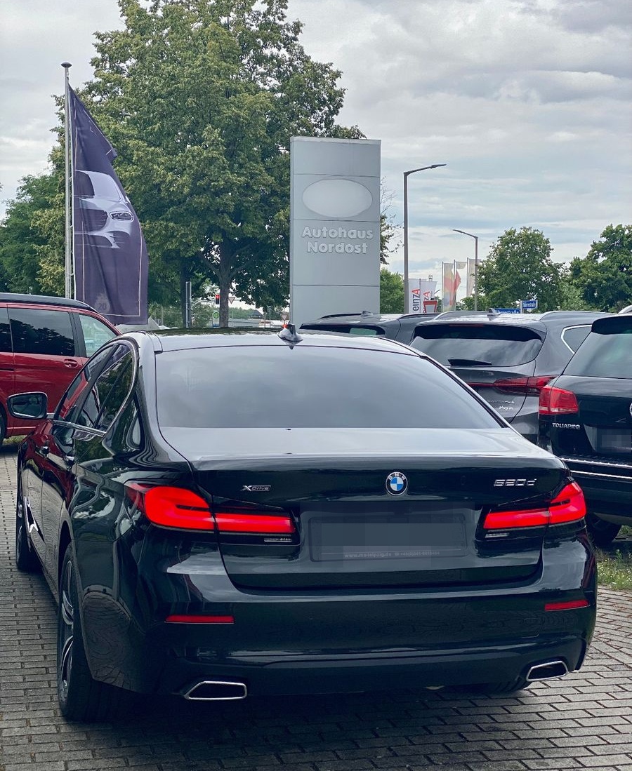 BMW 520 d xDrive Navi AHK 18 Zoll Standheizung foto 15