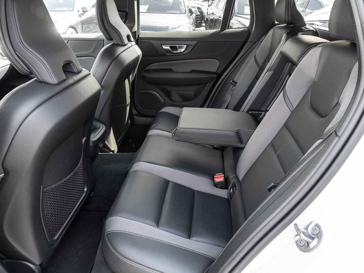 Volvo V60 Cross Country B4 D AWD Plus Bright AHK H&K foto 16