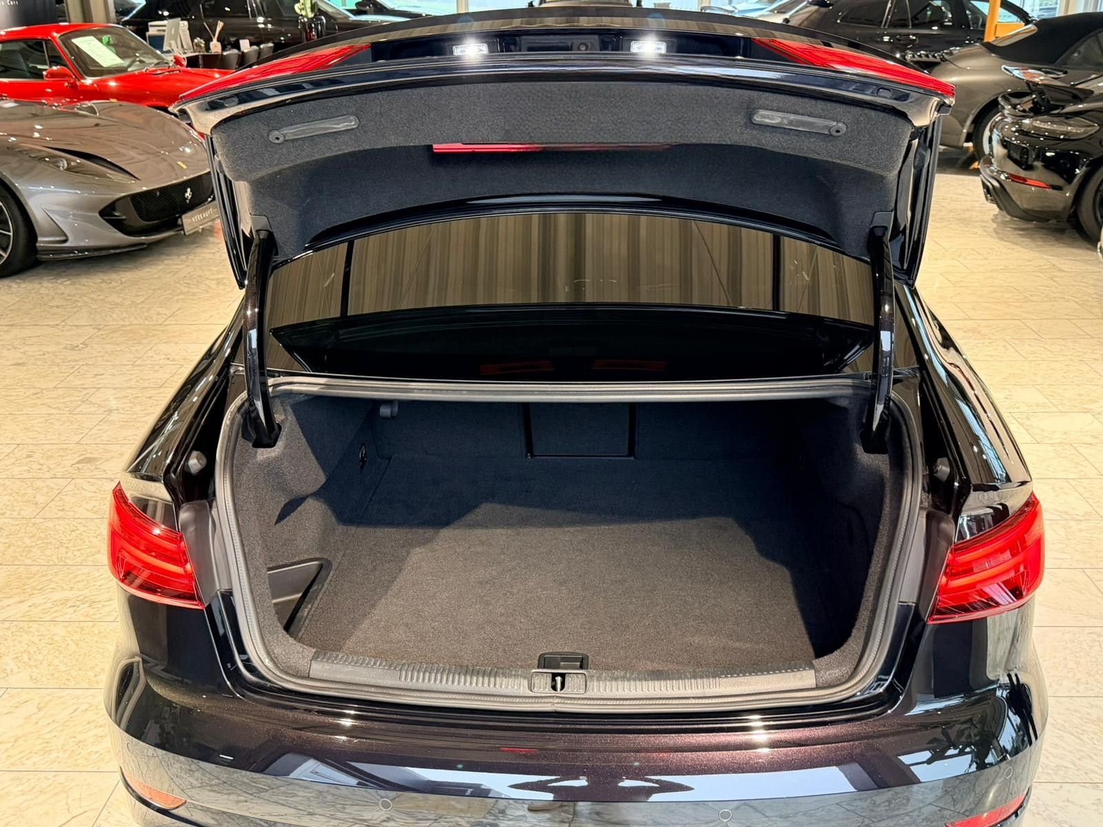 Audi RS3 LIMOUSINE*RS-SITZE*PANO*VIRTUAL*19"*B&O*LED foto 17