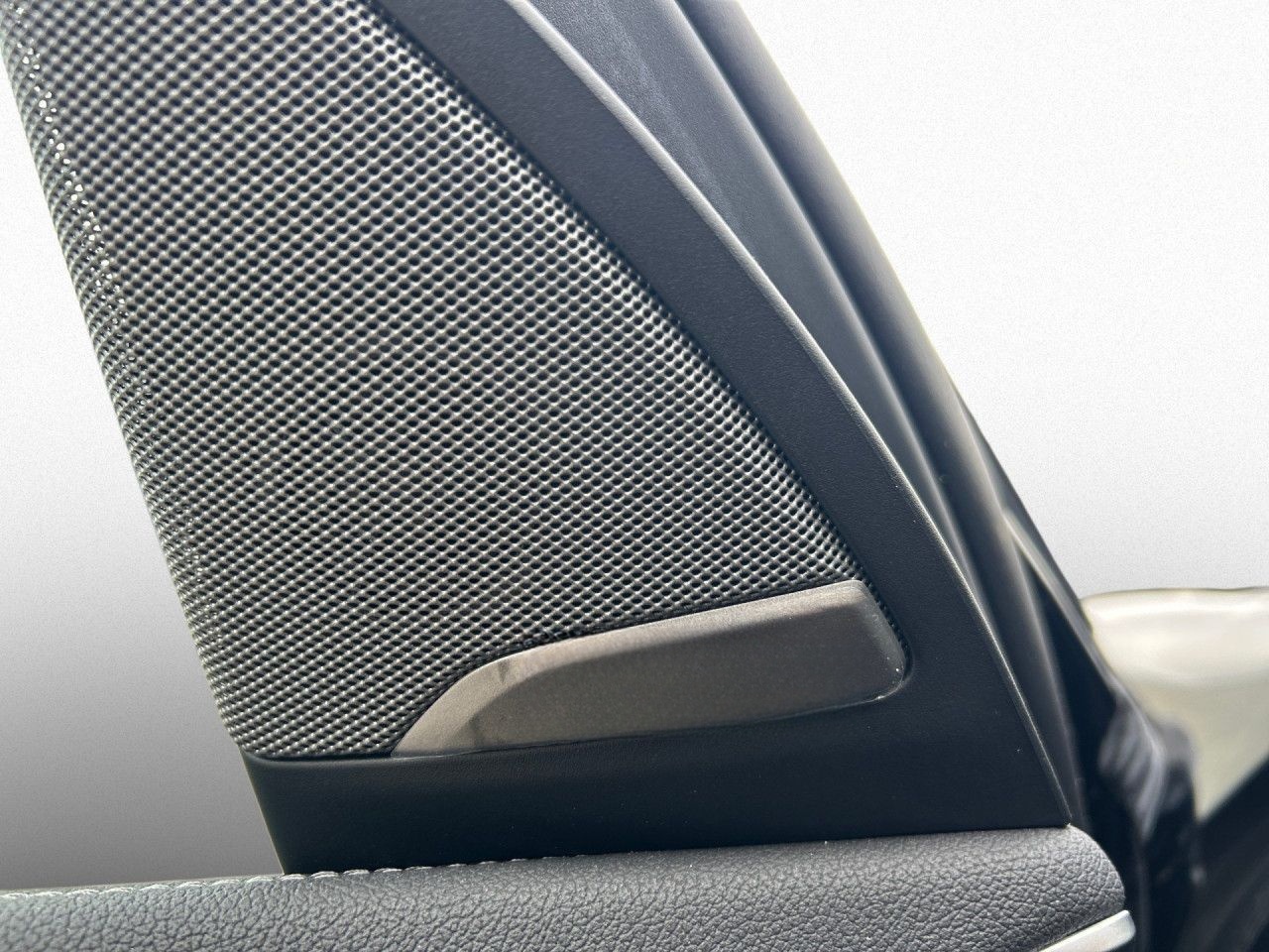 BMW iX3 M Sport ACC 360° HUD H/K AHK 20"M Laser PDC foto 18