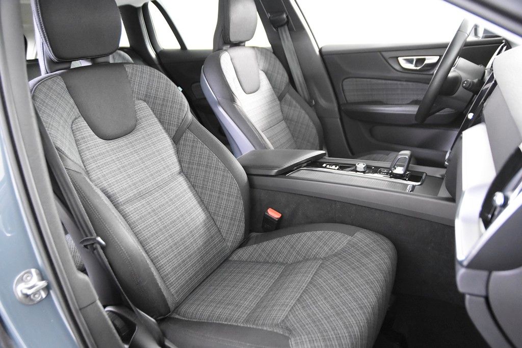 Volvo V60 B3 Geartronic *1.Hand*Navi*Pano.*AHK* foto 3