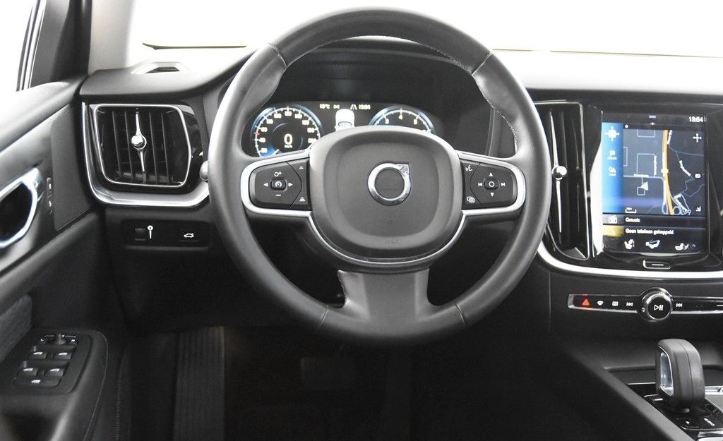 Volvo V60 B3 Geartronic *1.Hand*Navi*Pano.*AHK* foto 9