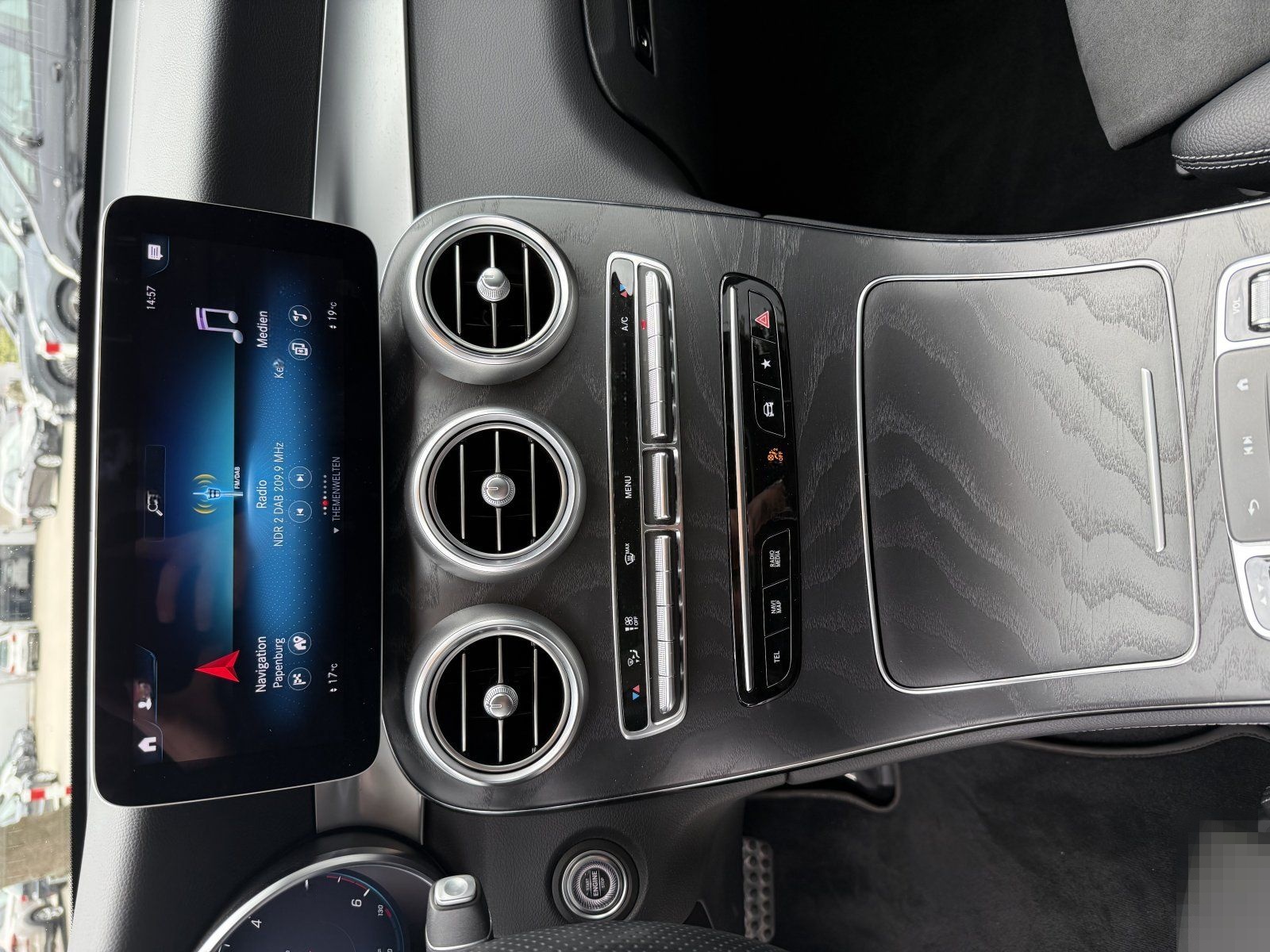 Mercedes-Benz GLC 220 d AMG Line 4Matic Kamera Navi Pano LED A foto 16