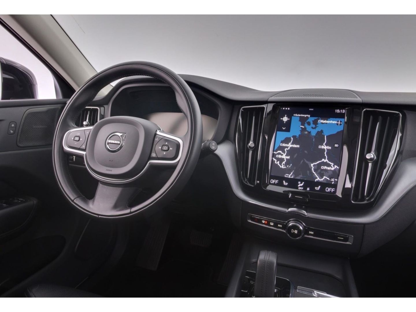 Volvo XC60 B4 AWD Geartronic Momentum Pro+LED+NAVI+AHK foto 2