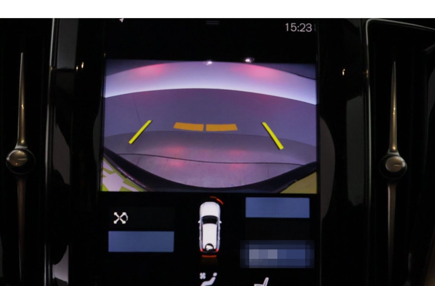 Volvo XC60 B4 AWD Geartronic Momentum Pro+LED+NAVI+AHK foto 8