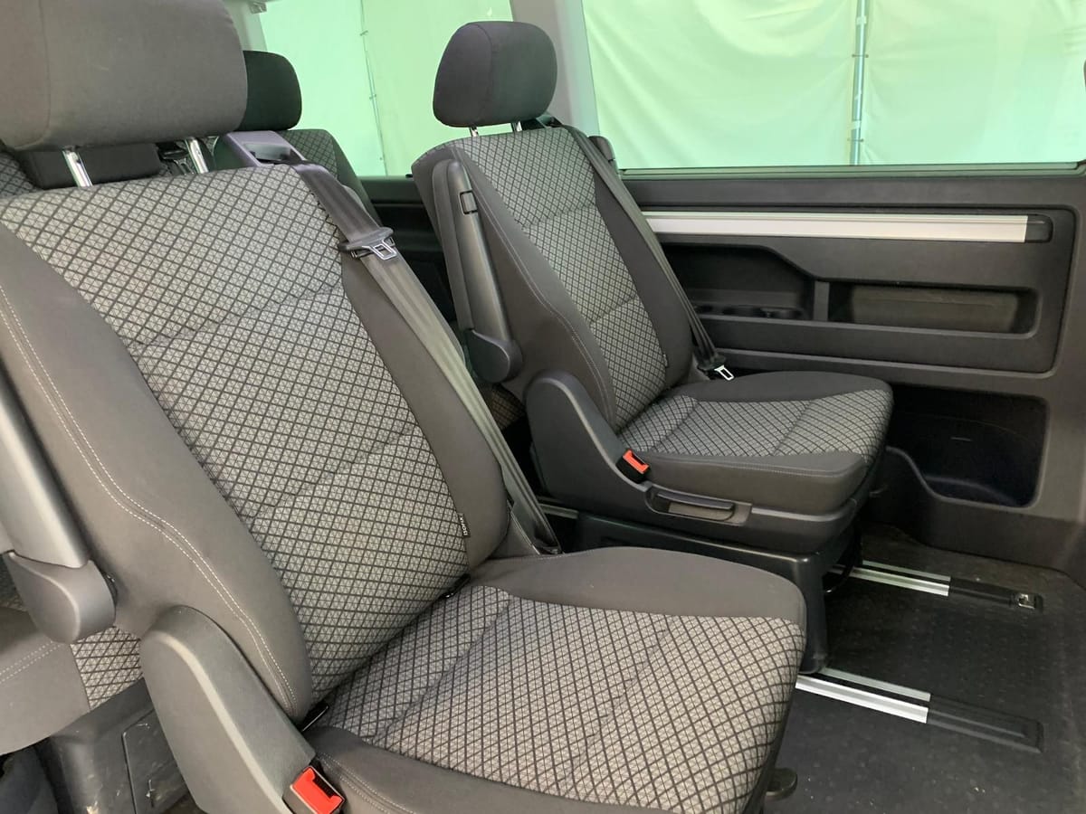 Volkswagen T6.1 Multivan 7-SITZER NAVI LED AHK DAB foto 5