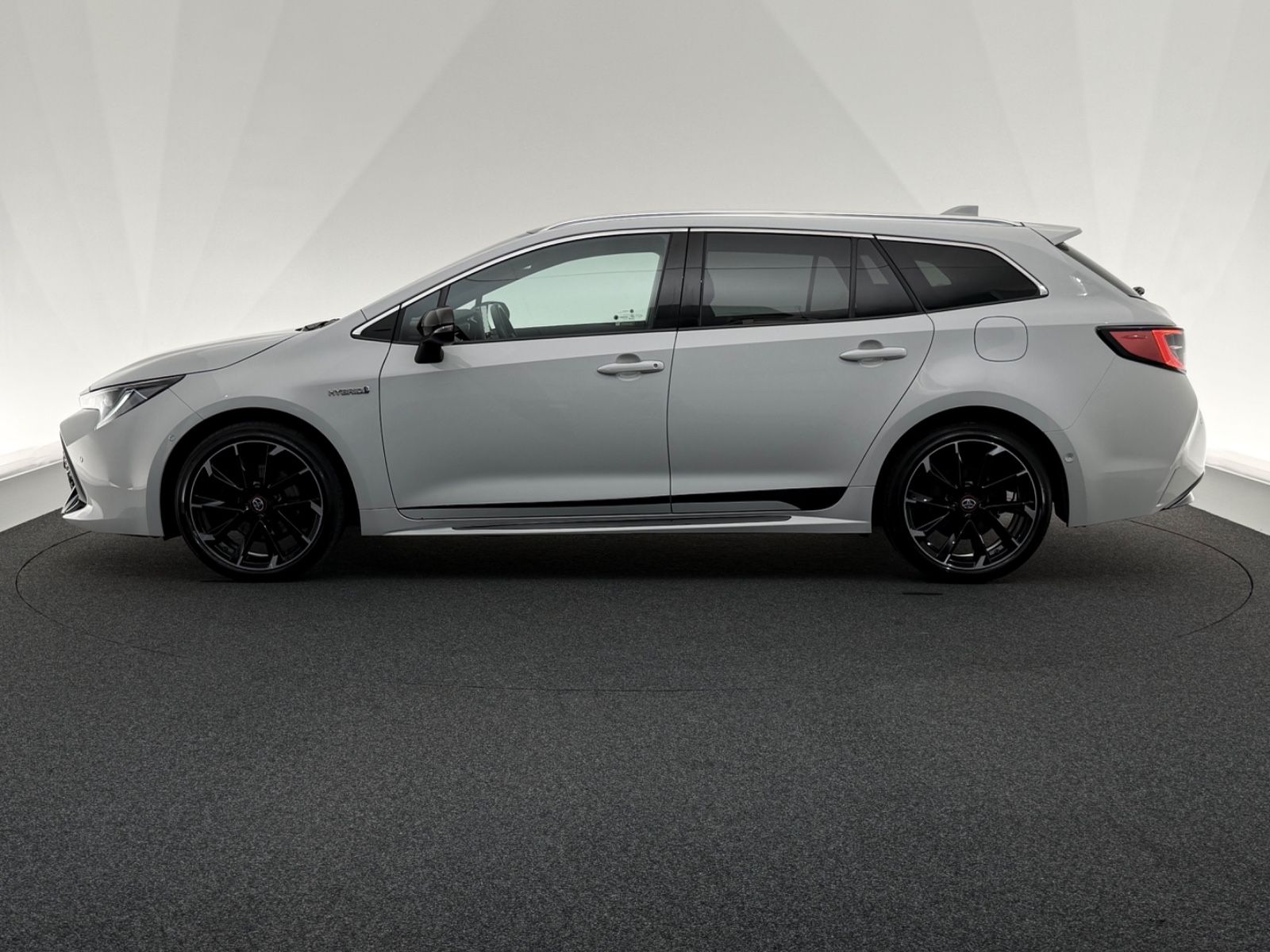 Toyota Corolla Touring 2.0 Hybrid*GR SPORT*LED-PANO-JBL foto 4