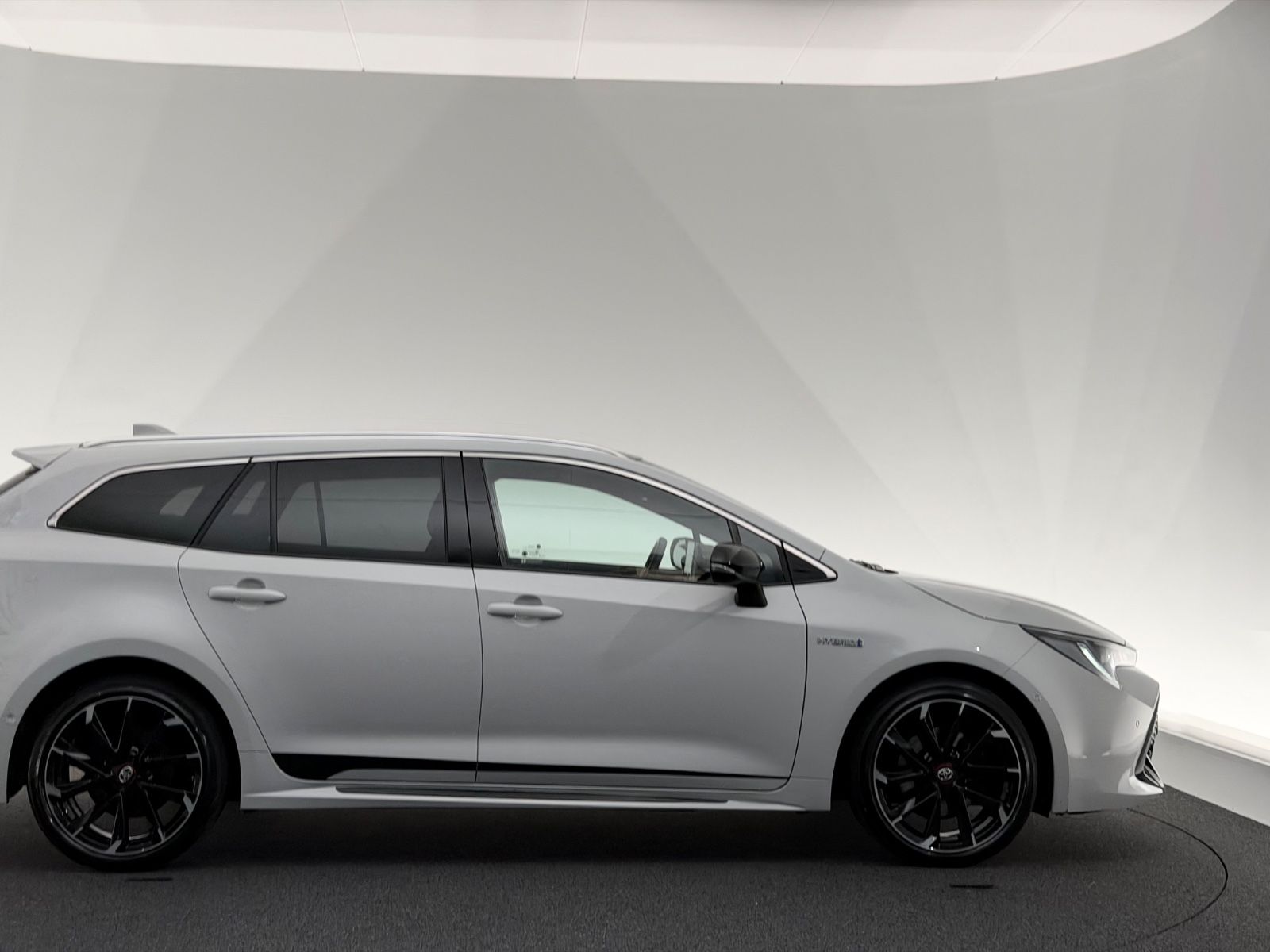Toyota Corolla Touring 2.0 Hybrid*GR SPORT*LED-PANO-JBL foto 9