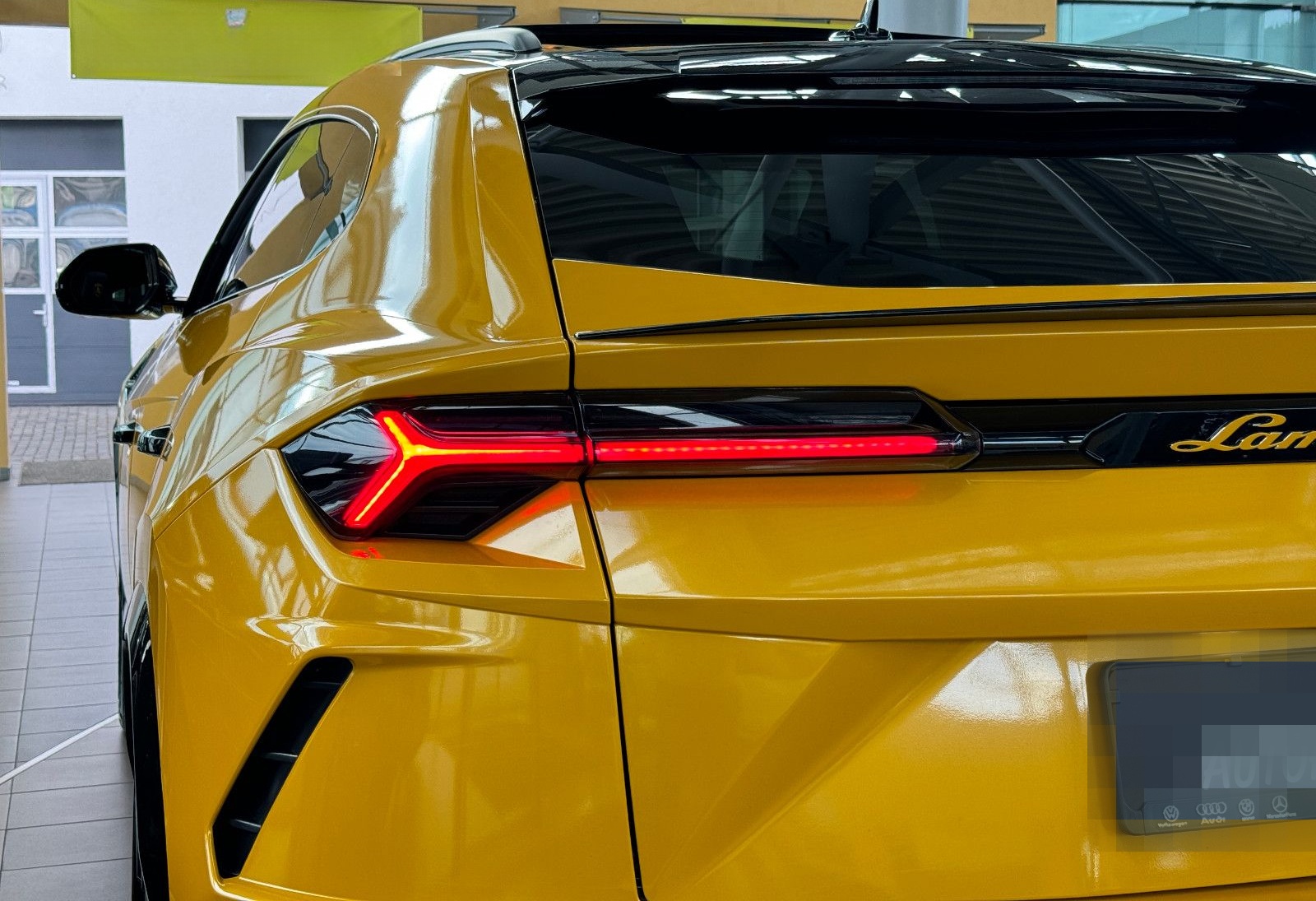 Lamborghini Urus Carbon Q-Citura Pano B&O HUD Ambiente 23" foto 12