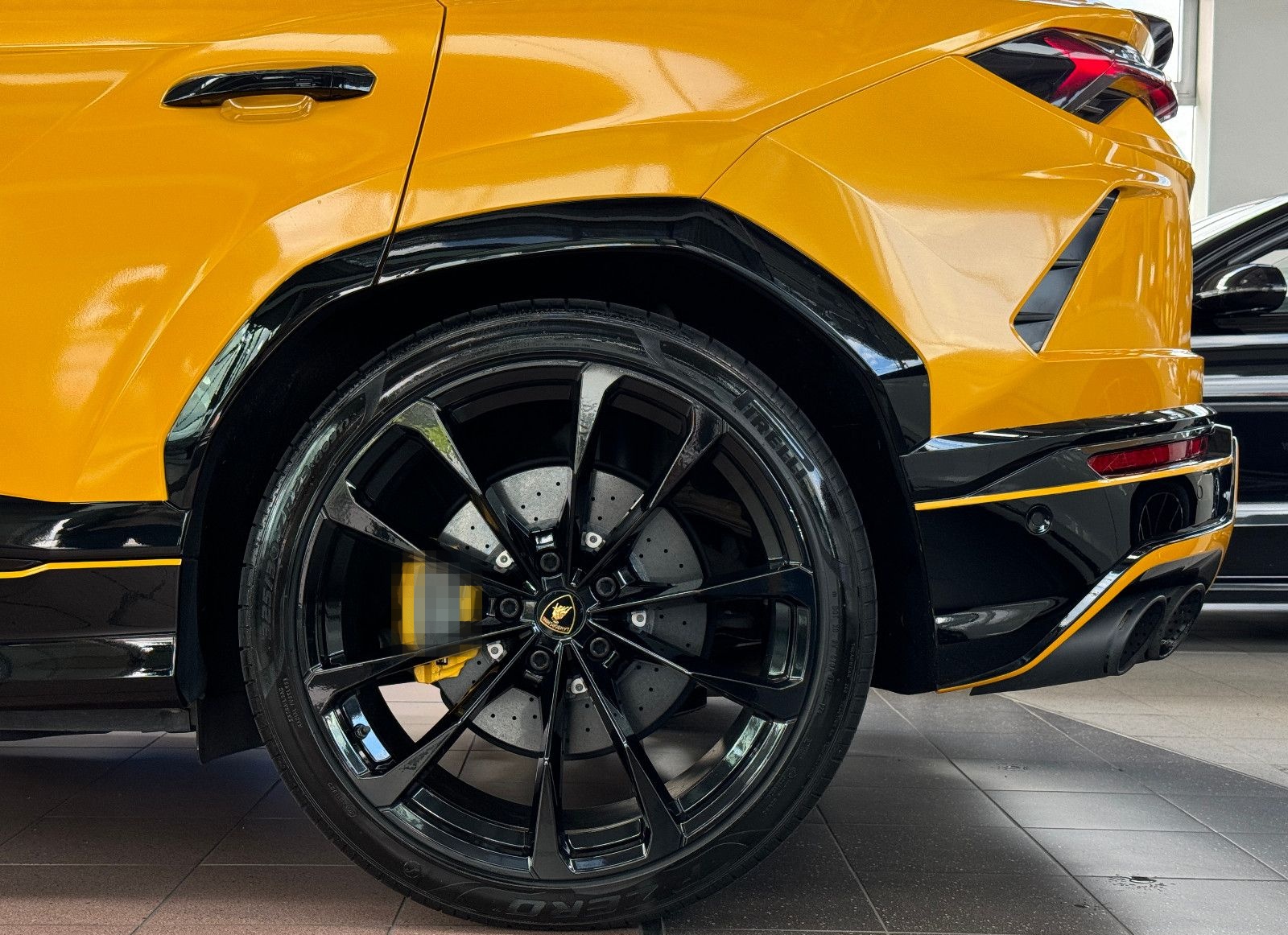 Lamborghini Urus Carbon Q-Citura Pano B&O HUD Ambiente 23" foto 15