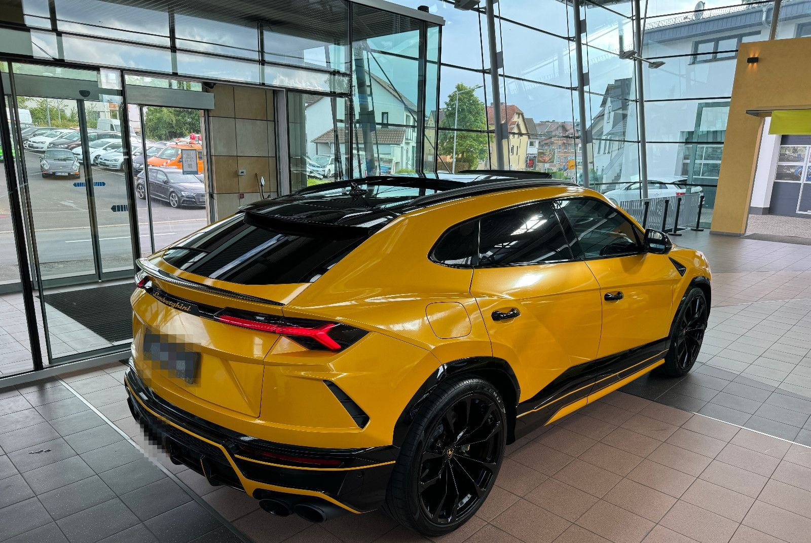 Lamborghini Urus Carbon Q-Citura Pano B&O HUD Ambiente 23" foto 21