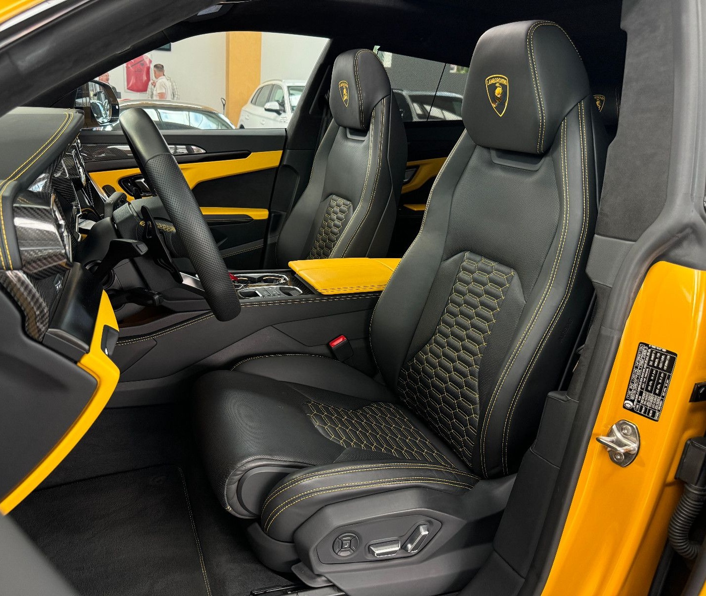 Lamborghini Urus Carbon Q-Citura Pano B&O HUD Ambiente 23" foto 24