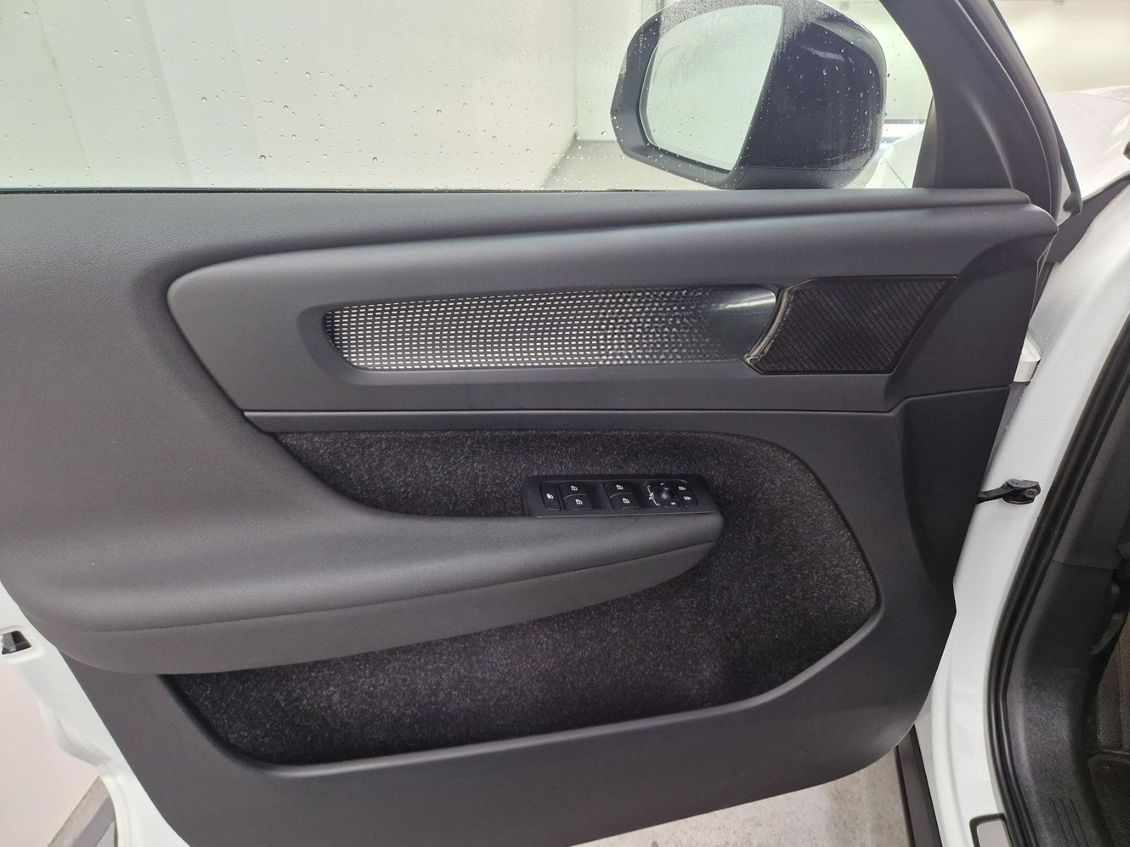 Volvo XC40 R-Design Automatik SHZ LED foto 25