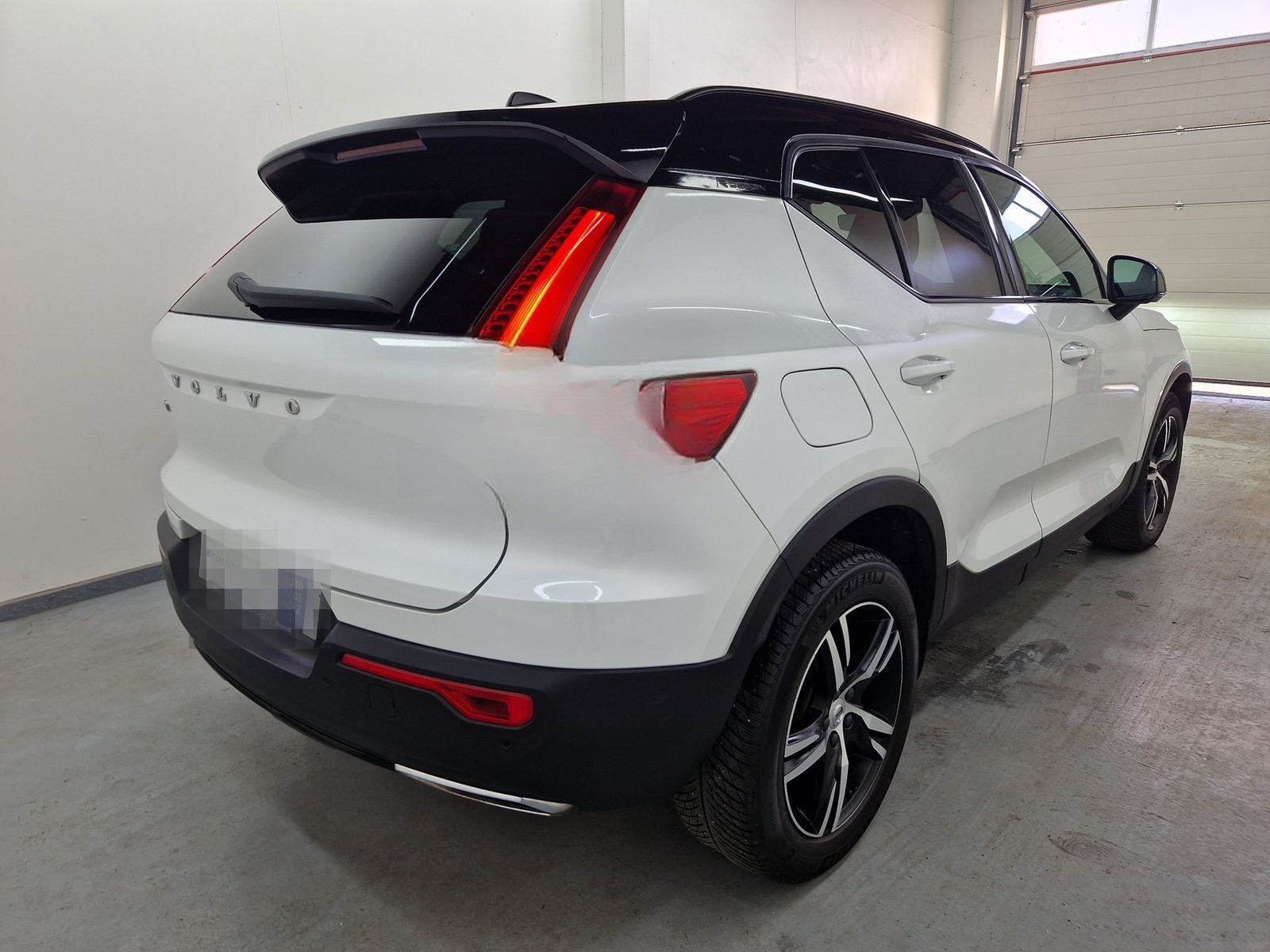 Volvo XC40 R-Design Automatik SHZ LED foto 4