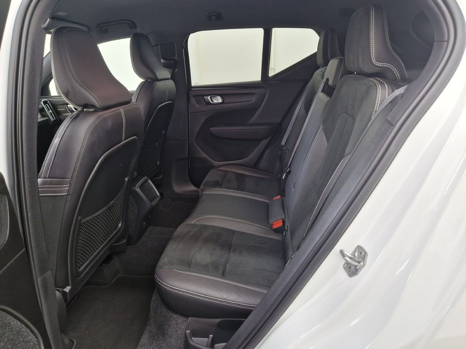 Volvo XC40 R-Design Automatik SHZ LED foto 9