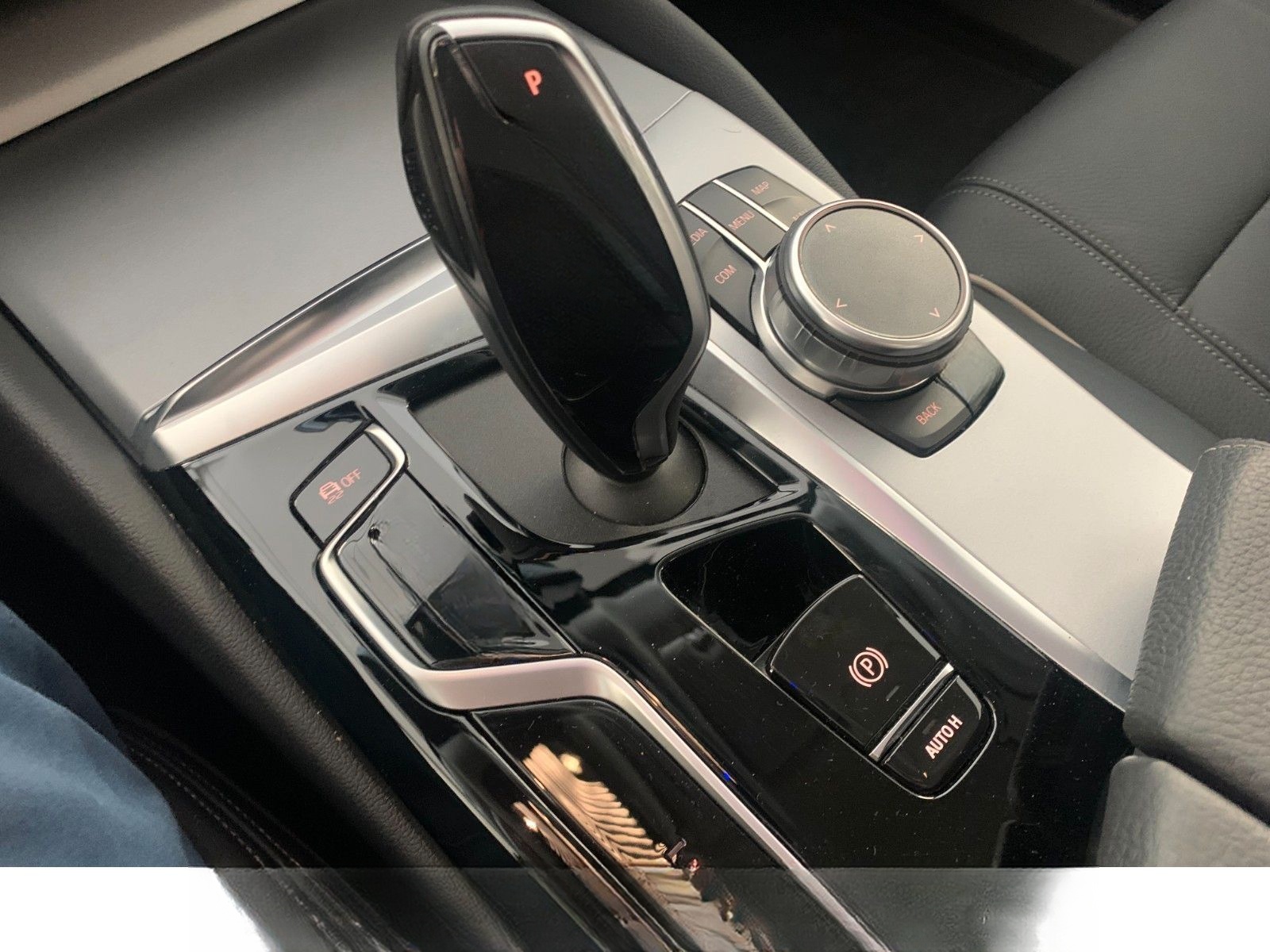 BMW 520d Lim LASER/DRIVING PRO/COCKP-PRO/LEDER/HUD foto 9