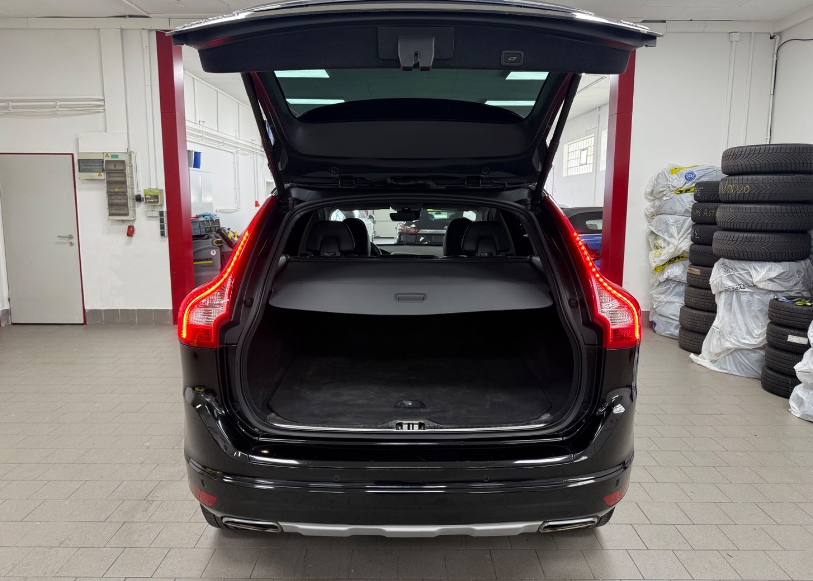 Volvo XC 60 Summum AWD*NAVI*PANO*XENON*LEDER*PDC*4x4* foto 14