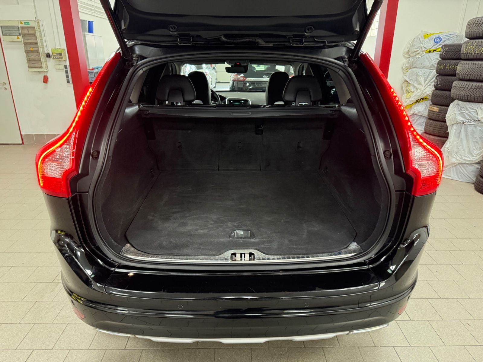 Volvo XC 60 Summum AWD*NAVI*PANO*XENON*LEDER*PDC*4x4* foto 15