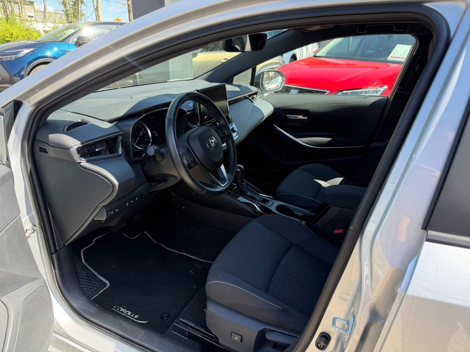 Toyota Corolla 1,8 Hybrid  Business Edition *1.HAND*WKR foto 12