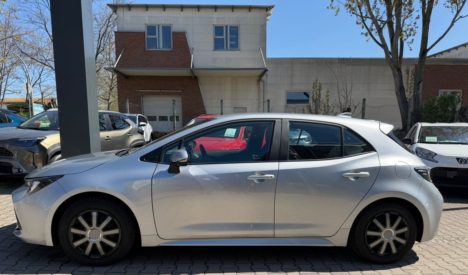 Toyota Corolla 1,8 Hybrid  Business Edition *1.HAND*WKR foto 4