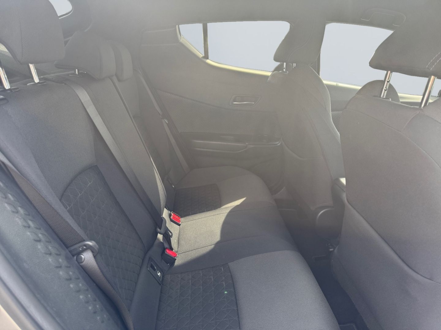 Toyota C-HR Team D 2.0 Hybrid *LED*ACC*CarPlay*CAM*SHZ* foto 19