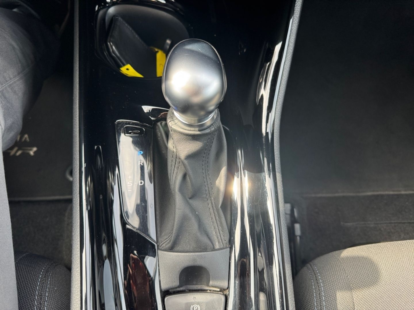 Toyota C-HR Team D 2.0 Hybrid *LED*ACC*CarPlay*CAM*SHZ* foto 25