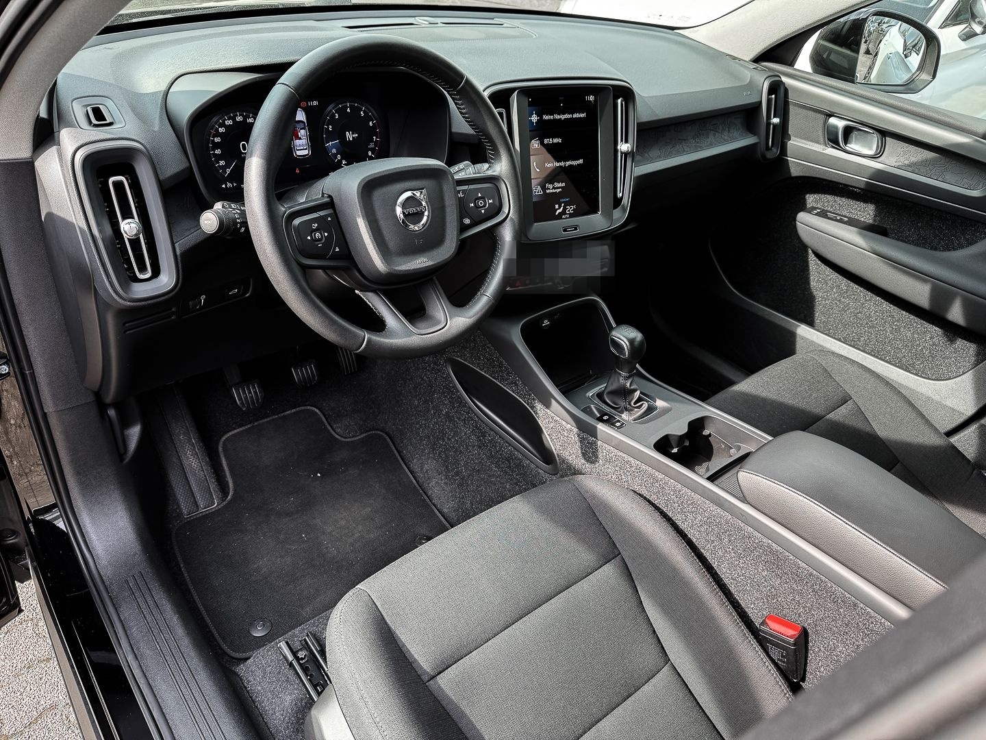 Volvo XC40 Momentum Core 2WD Digitales Cockpit Soundsy foto 6