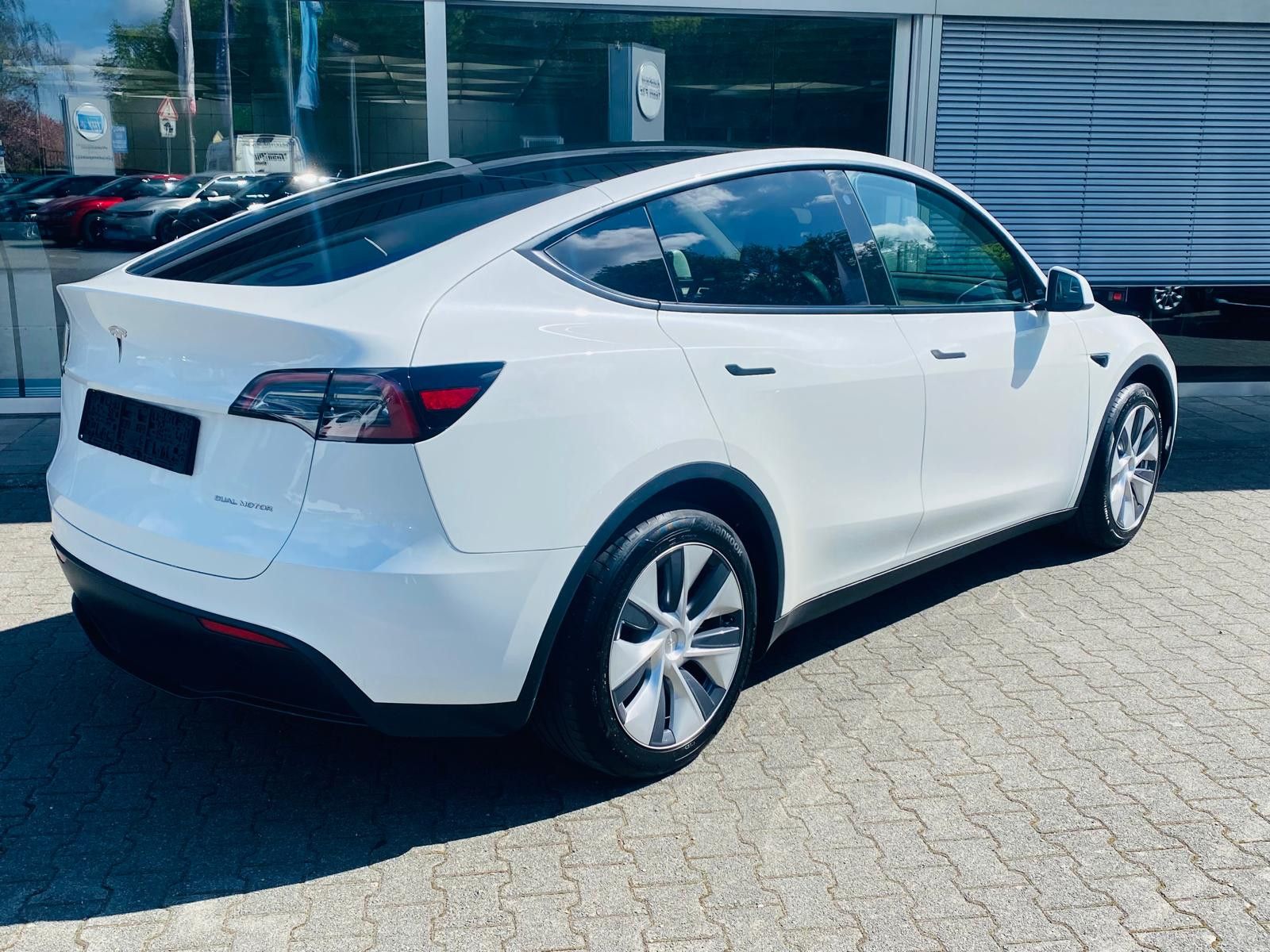 Tesla Model Y LR Dual AWD PANO+STDHZ+NAVI+LED+ACC+AHK+ foto 6