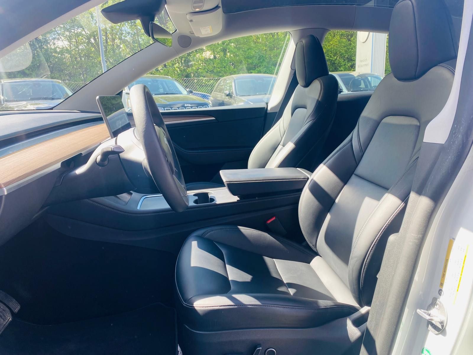 Tesla Model Y LR Dual AWD PANO+STDHZ+NAVI+LED+ACC+AHK+ foto 10