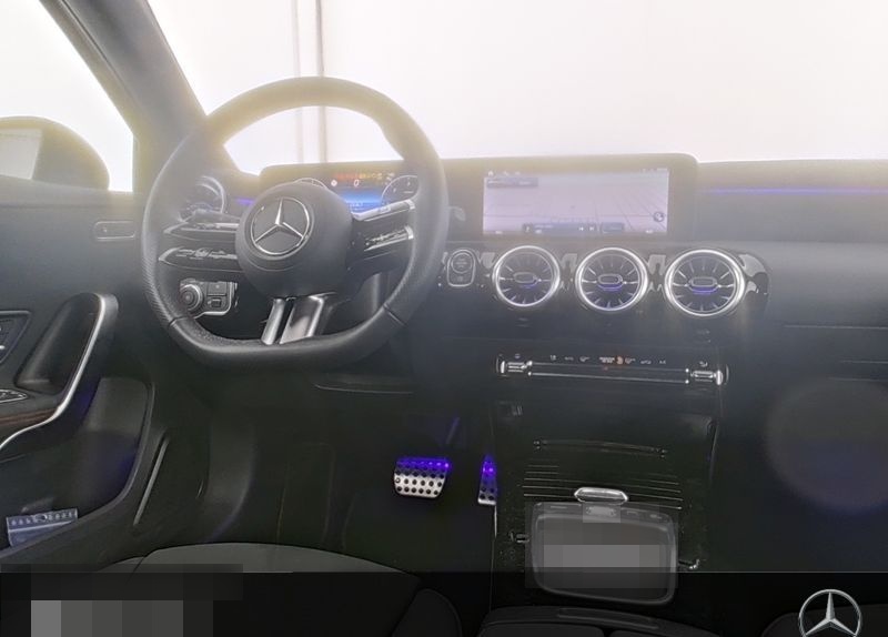 Mercedes-Benz A 200 d AMG Sport LED Pano W-Paket Kamera18'' foto 6