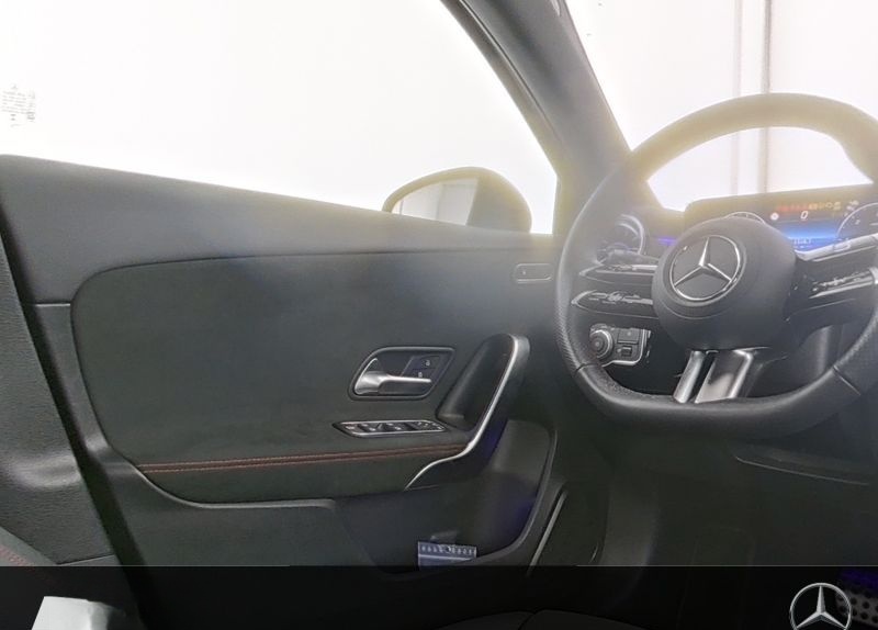 Mercedes-Benz A 200 d AMG Sport LED Pano W-Paket Kamera18'' foto 9