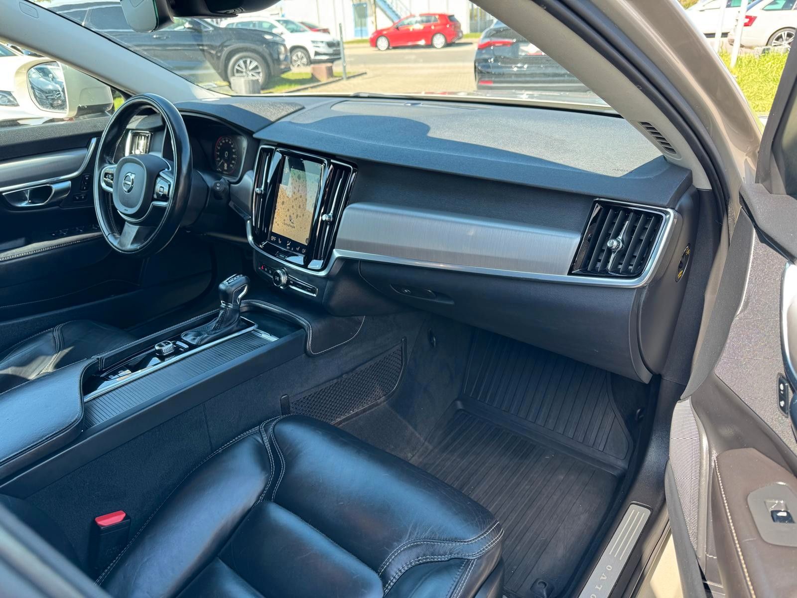 Volvo V90 2.0 D4 4WD"Cross Country"KEYLESS*AHK*KAMERA* foto 14