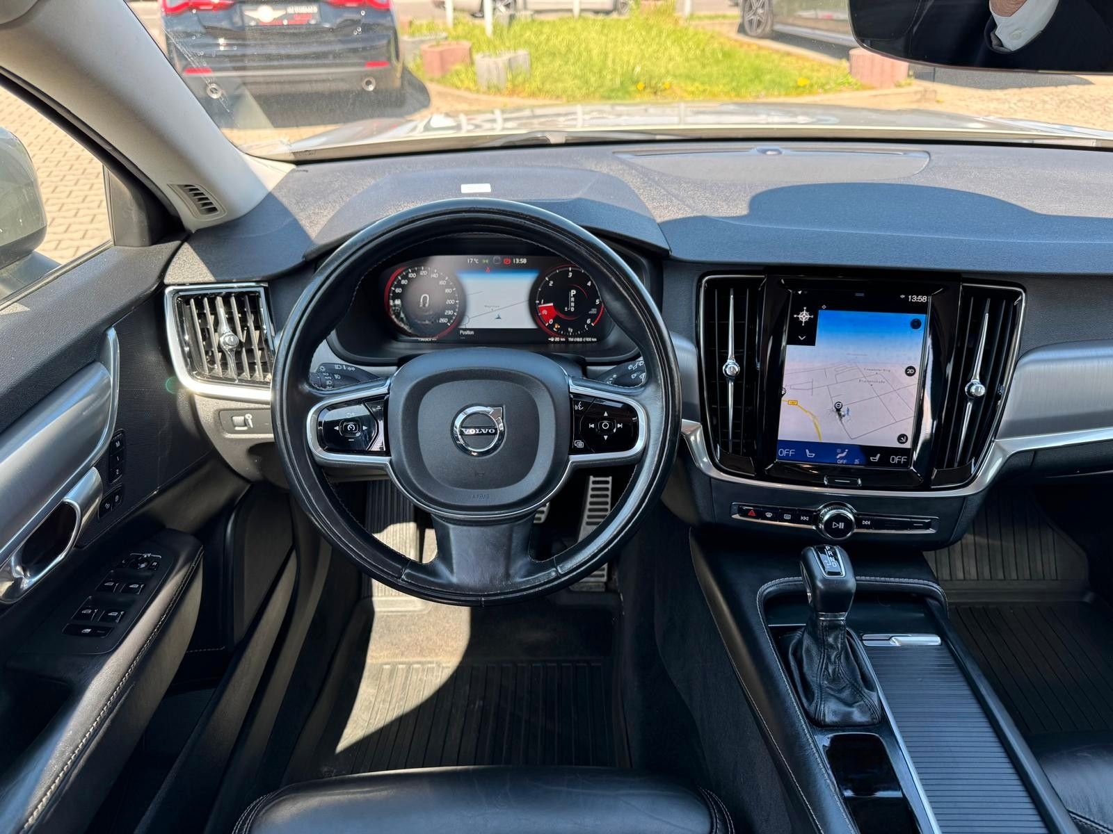 Volvo V90 2.0 D4 4WD"Cross Country"KEYLESS*AHK*KAMERA* foto 16