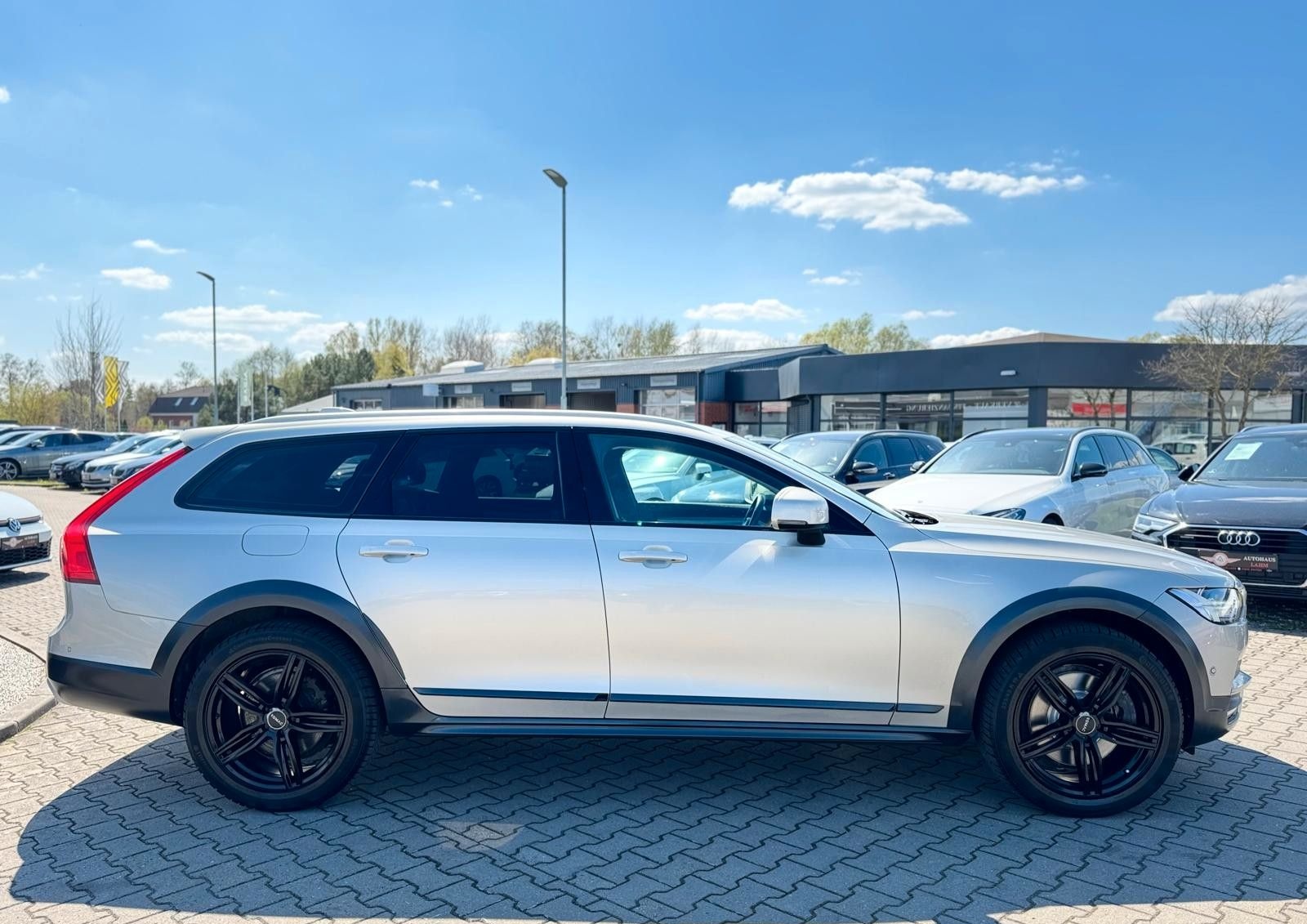 Volvo V90 2.0 D4 4WD"Cross Country"KEYLESS*AHK*KAMERA* foto 8